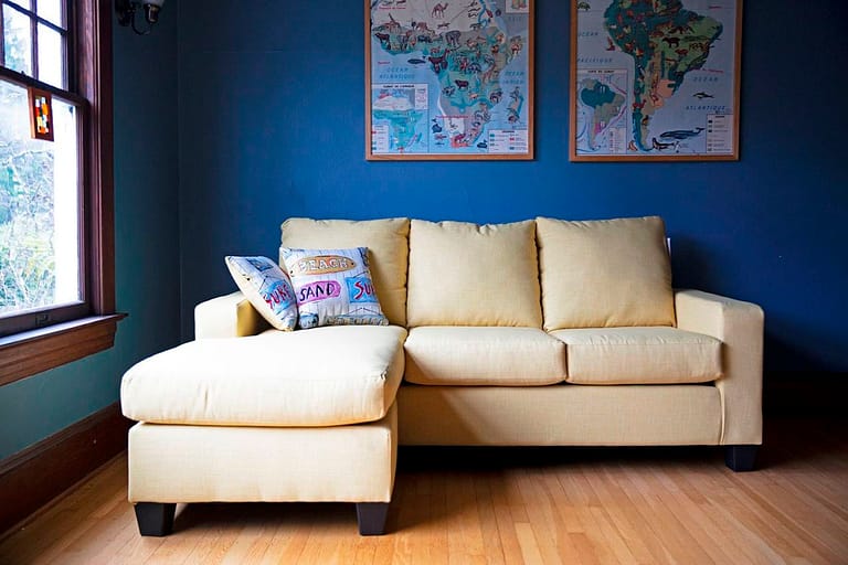Tips Menentukan Sofa yang Tepat dan Nyaman untuk Ruang Tamu Kecil
